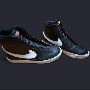 Nike Blazers Mid Sneakers